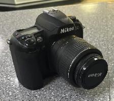 Nikon D100 DSLR Camera with Lens