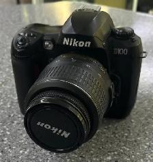 Nikon D100 DSLR Camera with Lens - Photo 2