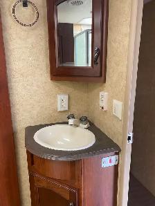 5th Wheel Trailer - Photo 3