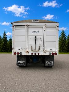 2005 Freightliner M2 Tandem Grain Truck – CAT C7 – $84,900 - Photo 4