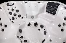 8 MAN HOT TUB FULL OPEN CONCEPT 4 PUMPS - Photo 6