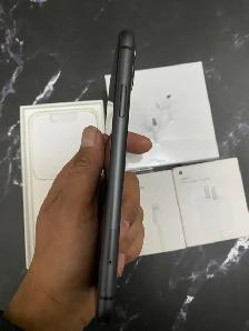 iPhone 11 256GB Unlocked - Excellent Condition! - Photo 4