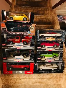 1:18 SCALE DIECAST CARS - SUGGESTED DRASTIC PRICE REDUCTION ! - Photo 7