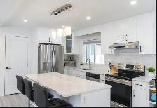 Beautifully Renovated 3-Bedroom Main Floor Home in Surrey - Photo 3