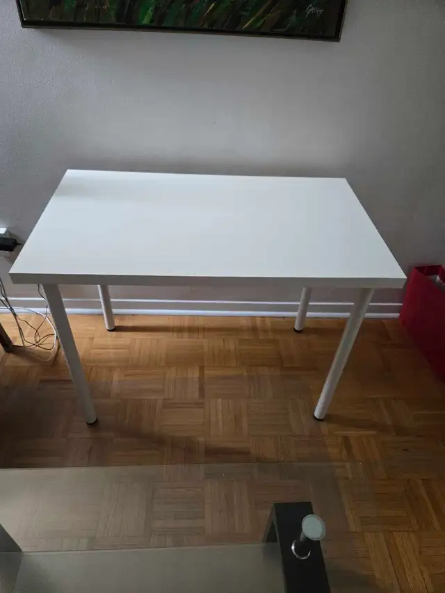 desk table