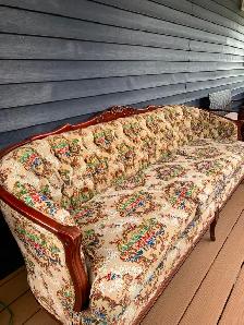 Lovely old 7’ sofa - Photo 2