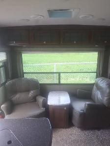Rear Living Couples Trailer – Spacious & Lightweight - Photo 11