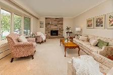 Live in central Old Markham Village - 3 Bedroom, 2 Bath Bungalow - Photo 2