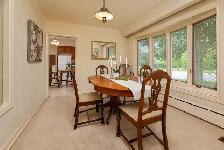 Live in central Old Markham Village - 3 Bedroom, 2 Bath Bungalow - Photo 3