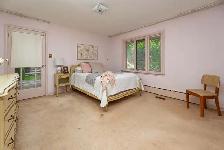 Live in central Old Markham Village - 3 Bedroom, 2 Bath Bungalow - Photo 5