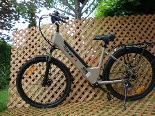 Vélo électrique flambant NEUF - Photo 2