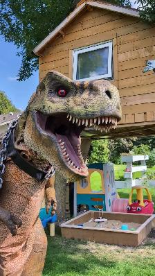 SEEKING DINOSAUR HANDLERS AND IN-COSTUME ENTERTAINERS! - Photo 3