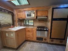 Okanagan 'The Ultimate Suite' Truck Camper - Photo 4