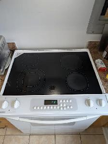 Kenmore Ceramic Top Stove - Photo 2