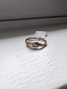 Brand New 10K Yellow Gold Diamond Ring For Sale - Photo 4