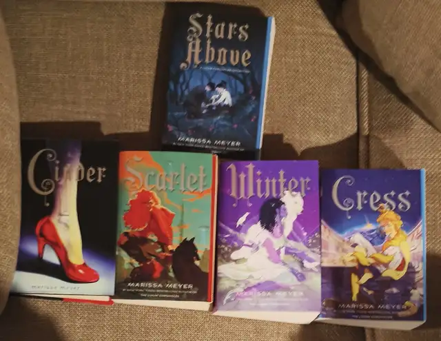 Lunar Chronicles book series