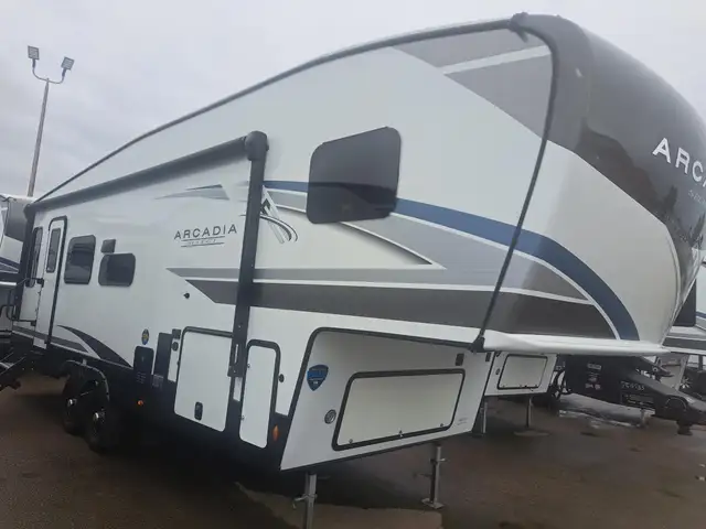 Comfortable & Adventure‑Ready Fifth Wheel Living
