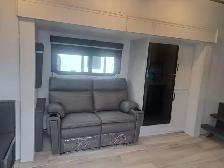 Comfortable & Adventure‑Ready Fifth Wheel Living - Photo 5