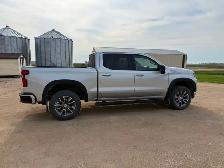 Chevrolet Silverado RST - Photo 2