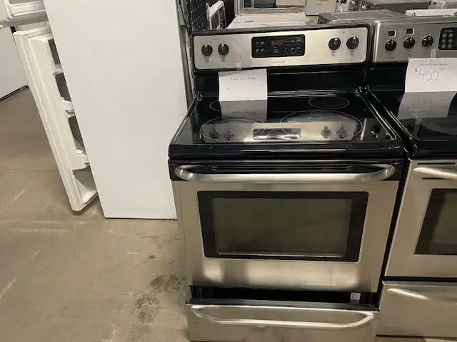 Cuisinière stainless vitrocéramique convection Frigidaire