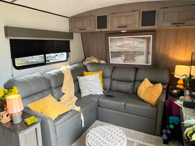 2021 Keystone Springdale 38 ft front lounge model RV - SEE VIDEO
