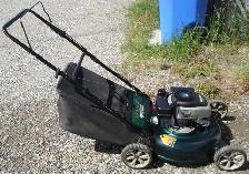 MASTERCRACT REAR BAG GAS LAWN MOWER