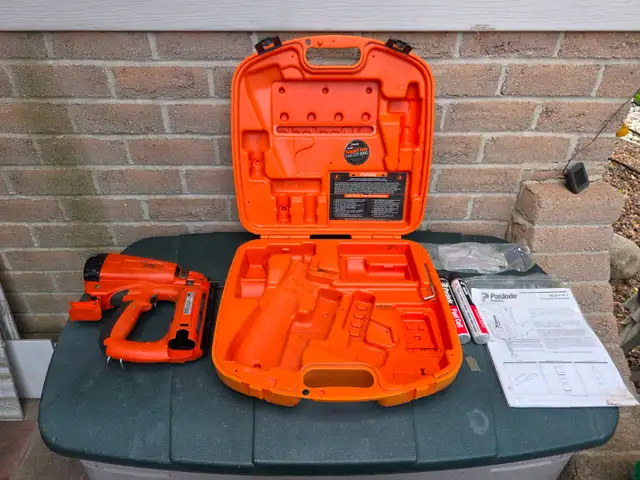 Paslode Cordless 16 Gauge Straight Finish Nailer Battery 3 Fuel
