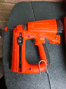 Paslode Cordless 16 Gauge Straight Finish Nailer Battery 3 Fuel - Photo 3