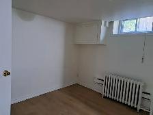 Centrally located 2 bedroom, 2 bathroom unit w/ parking - Photo 15