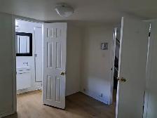 Centrally located 2 bedroom, 2 bathroom unit w/ parking - Photo 16