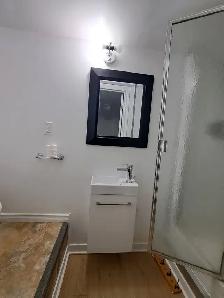 Centrally located 2 bedroom, 2 bathroom unit w/ parking - Photo 17