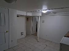 Centrally located 2 bedroom, 2 bathroom unit w/ parking - Photo 20