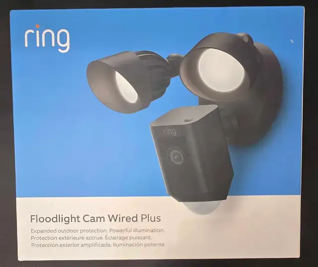 NEW RING FLOODLIGHT CAM WIRED PLUS