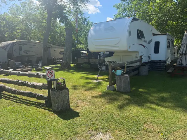 2009 5th wheel Triler