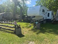 2009 5th wheel Triler