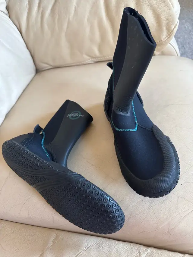 Neil Pryde Water Shoes