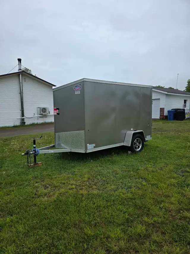 Trailer fermé à vendre à Petit-Rocher