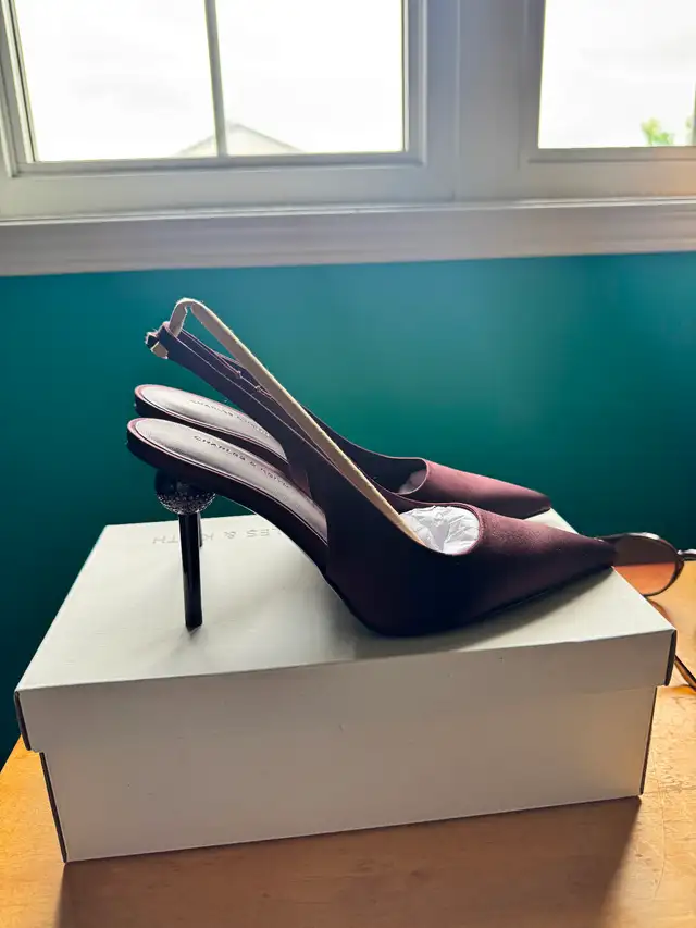 BRAND NEW Charles & Keith Heels size 38 - Maroon/ Plum Satin