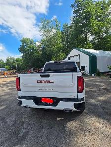2020 GMC AT4 1500 - Photo 4