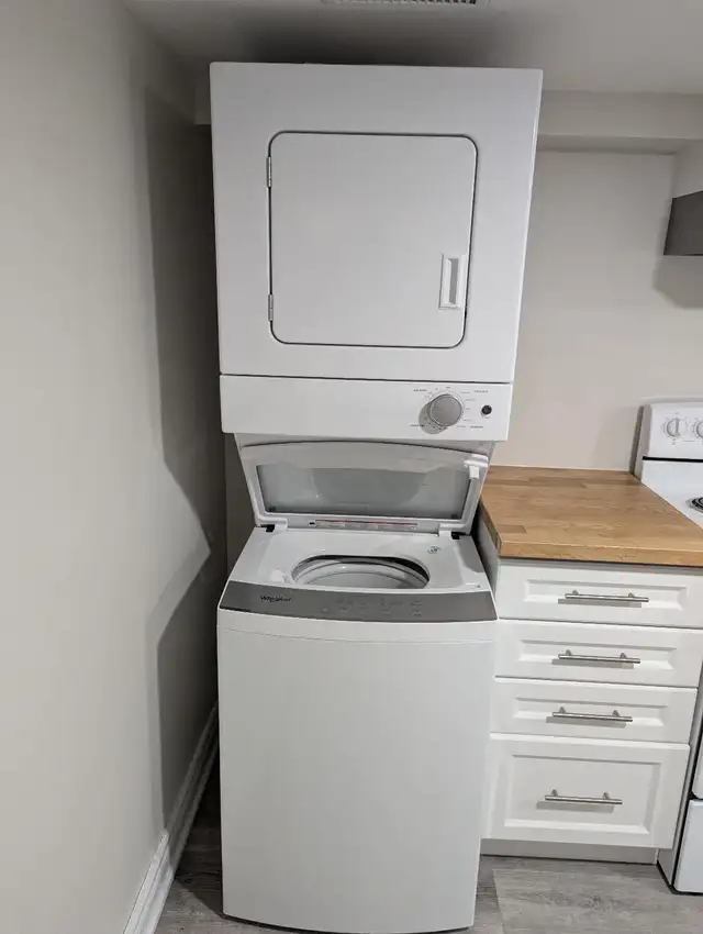 Washer/Dryer, Fridge and Stove in Excellent Condition