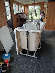 Walk in Tub with seat - Photo 4