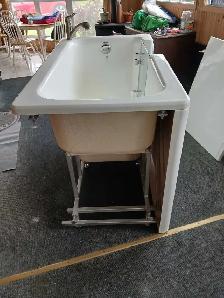 Walk in Tub with seat - Photo 5