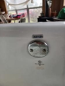 Walk in Tub with seat - Photo 6