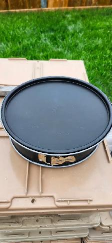 Excellent condition 2 cake pans for sale! - Photo 4