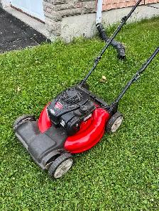 lawnmower - Photo 2