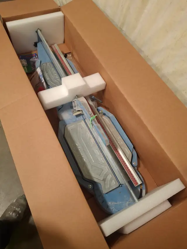 Sigma tile cutter