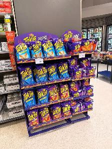 early morning merchandising - Photo 3
