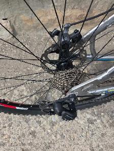 GT Mountain Bike - Photo 2