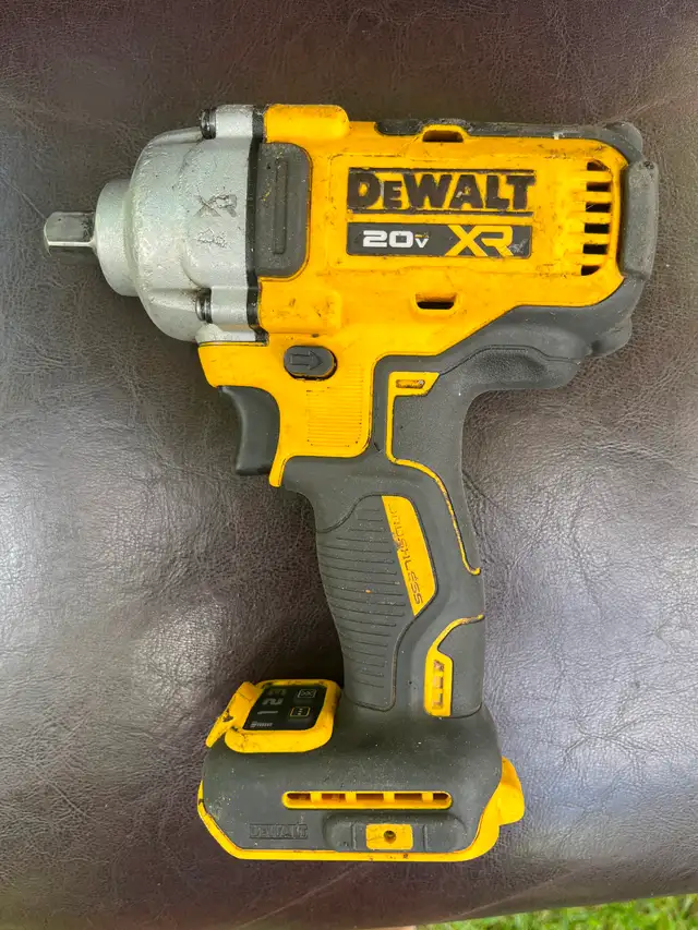 DEWALT 20V MAX XR 1/2 in. Mid-Range Impact Wrench
