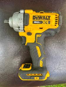 DEWALT 20V MAX XR 1/2 in. Mid-Range Impact Wrench